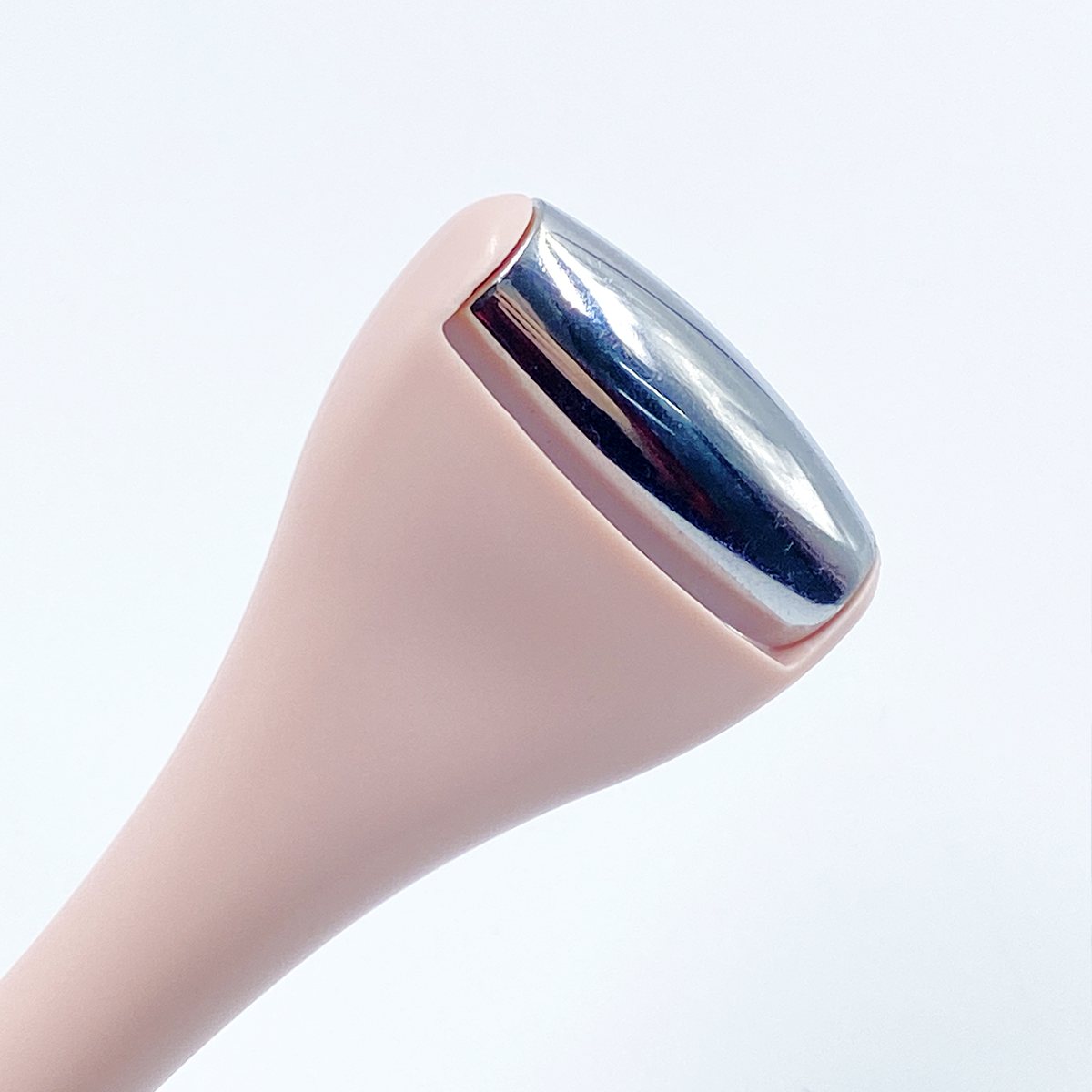 Lightweight Dual-Head Facial Roller Angle view